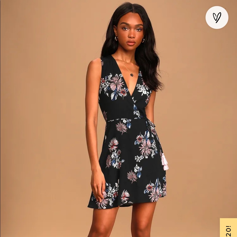 Lulu’s Midnight Flower Black Floral Wrap dress